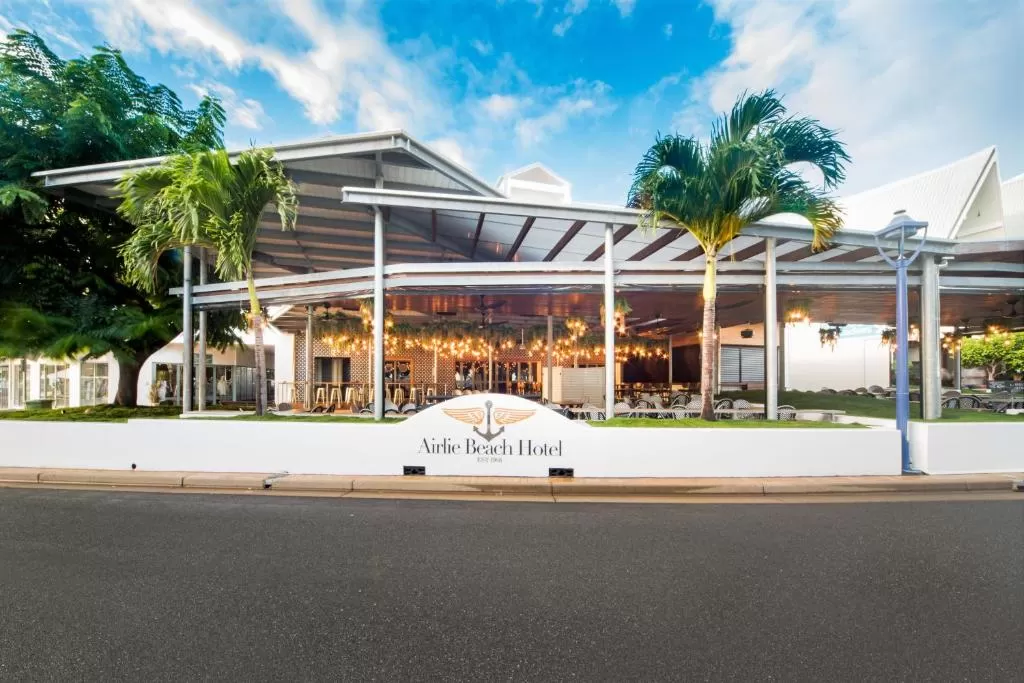 http://greatpacifictravels.com.au/hotel/images/hotel_img/11620542324Airline Beach Hotel